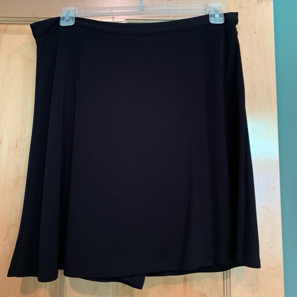 Black J. Jill skort